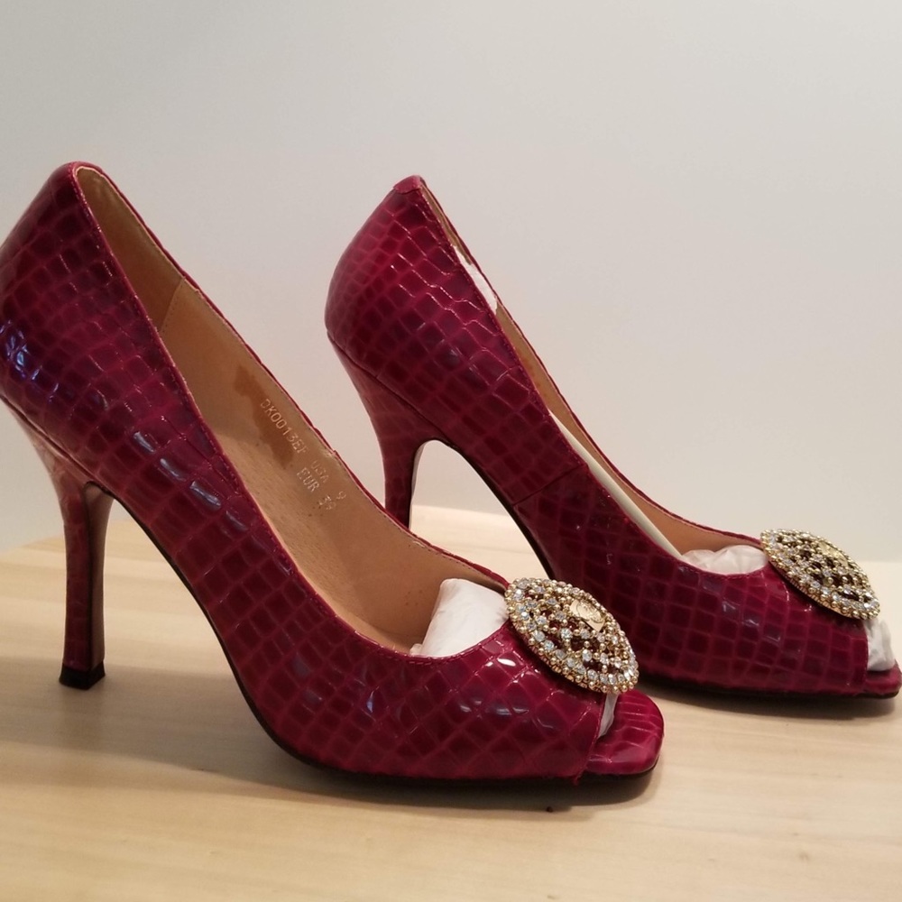 Diana E Kelly Designer heels. Never worn size 9